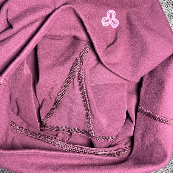 TnaLIFE™ Cheeky Hi-Rise 7" Short High-waisted cheeky bike shorts Small - Picture 4 of 5